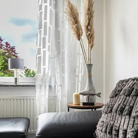 3-zimmer-wohnung Mit Balkon شقة