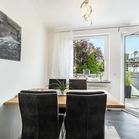 3-zimmer-wohnung Mit Balkon شقة
